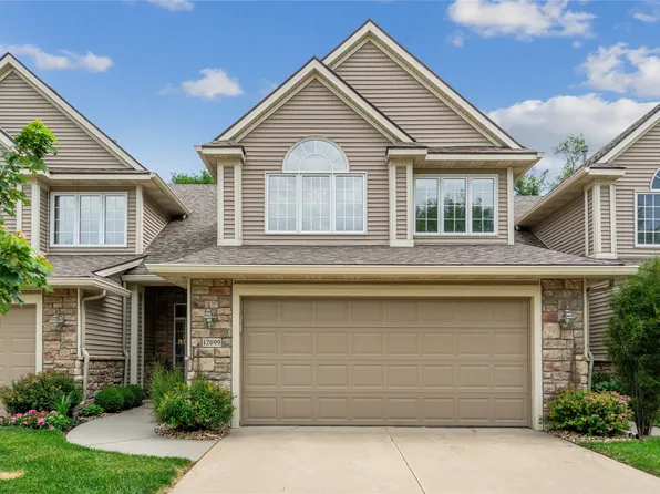 12699 Diamond Ridge Ct, Clive, IA 50325