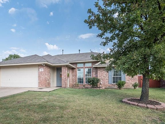 3rd image of 408 Harvest Hill Ln