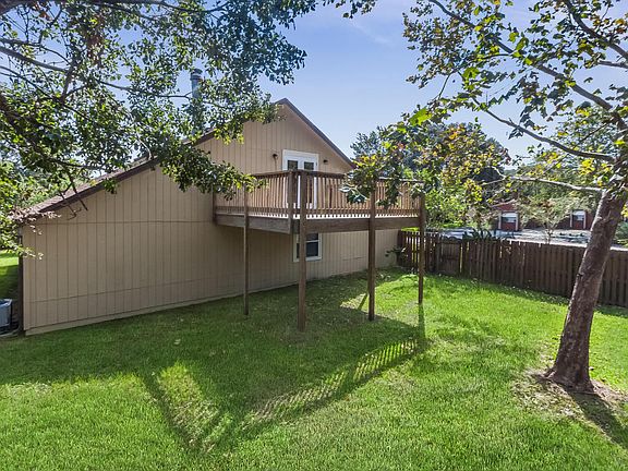 4th image of 3807 Mandarin Woods Dr S