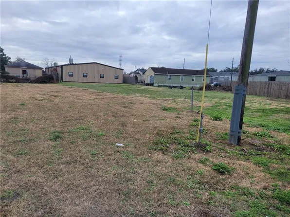 712 26th St, Gretna, LA 70053