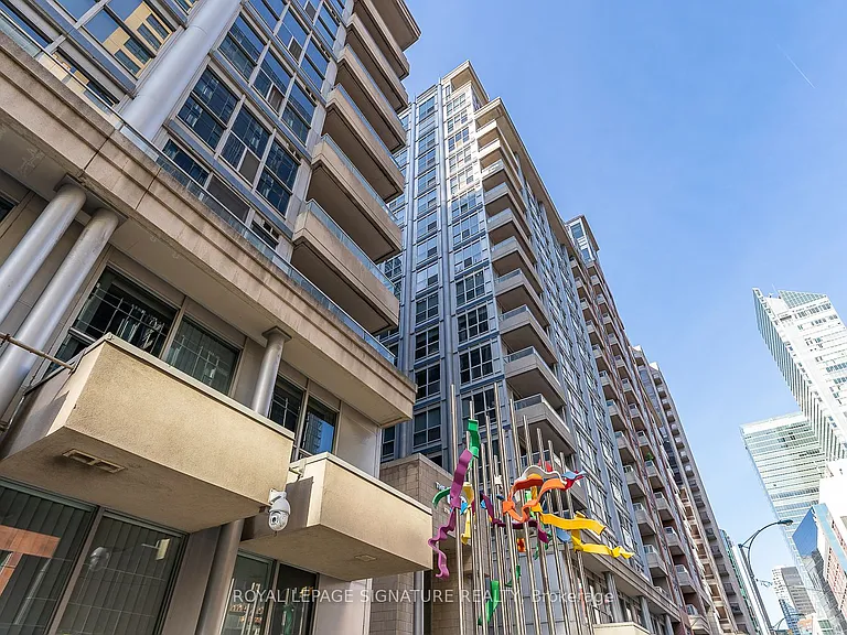 270 Wellington St W #710 — Photo 21