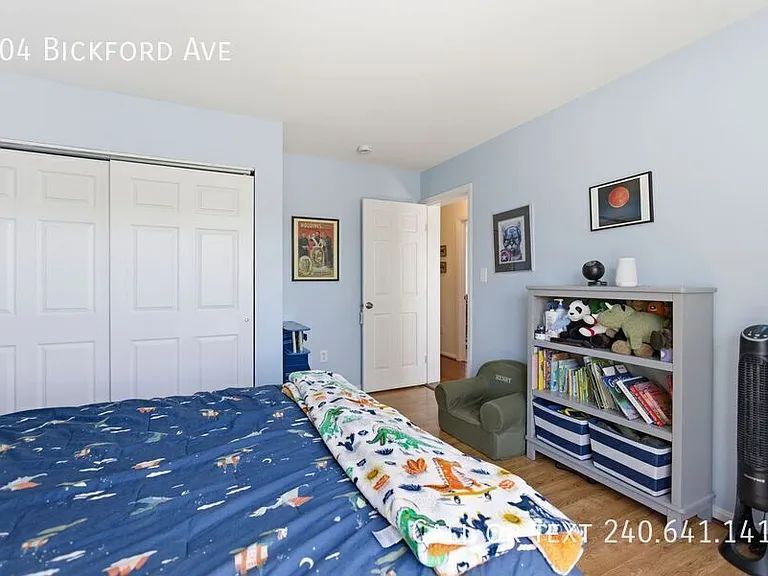 504 Bickford Ave — Photo 21