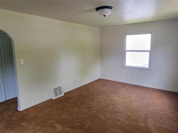 3rd image of 10181 Winkler Dr