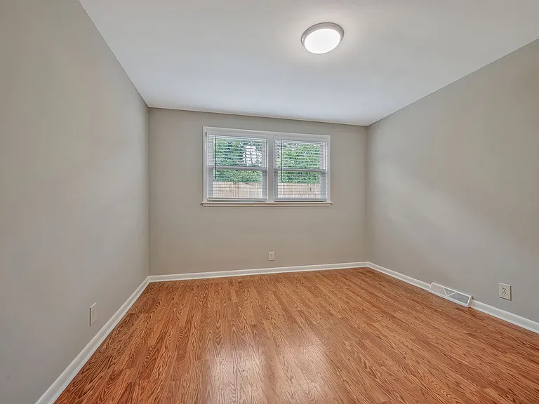 7439 George Gaines Rd — Photo 17