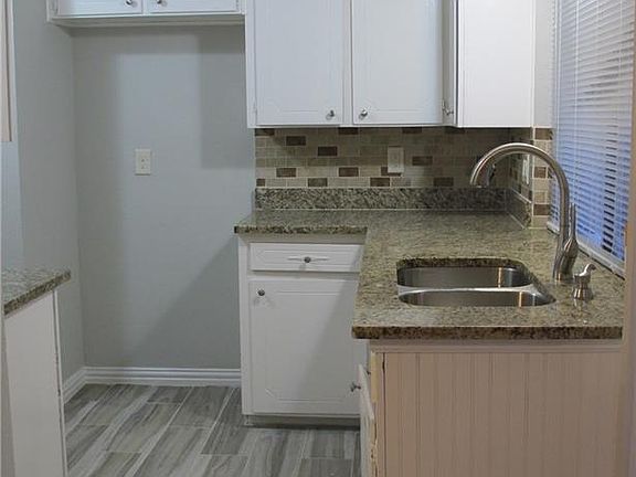 5th image of 909 Longbeach Dr