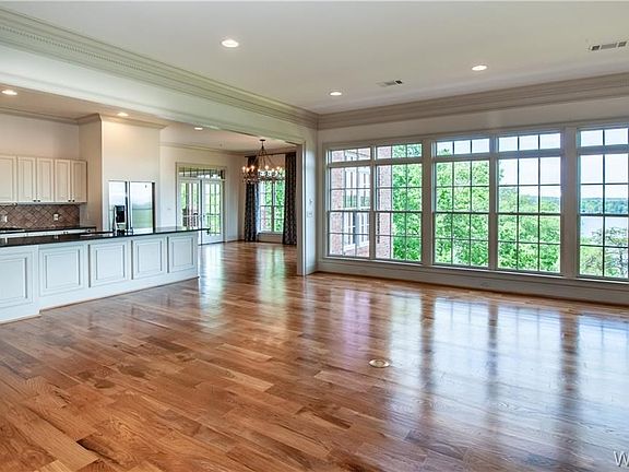 3rd image of 10200 Lake Side Dr