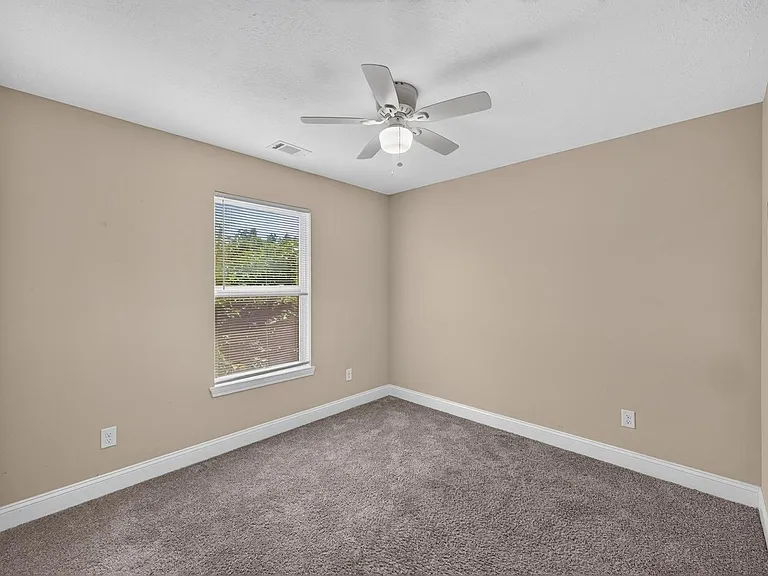 934 Boyd Ln — Photo 14