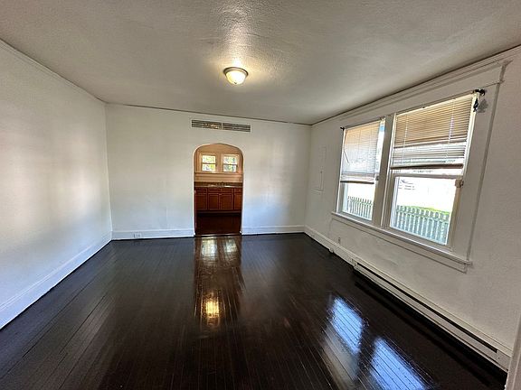 5th image of 3154 Stockton St