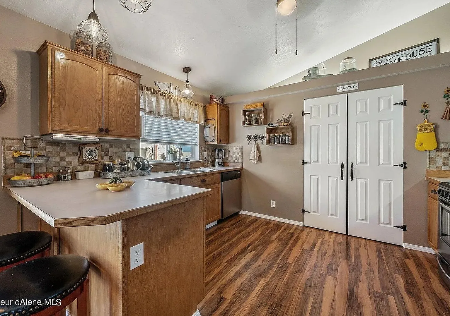 Beautiful Single-Level 3-Bedroom Home in Woodbridge, Post Falls — Photo 2