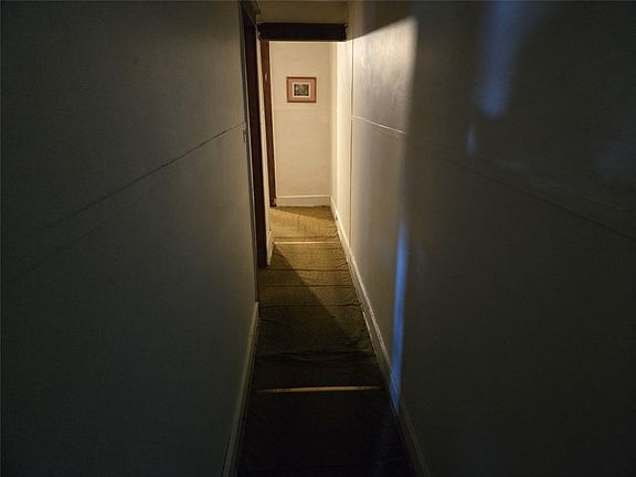 3rd image of 9 William St