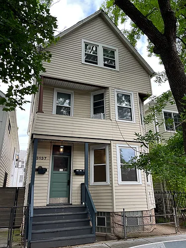 3137 N Hoyne Ave #1F Photo 1 3137 N Hoyne Ave #1F Photo 1
