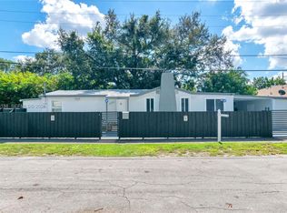 Pinewood Park Pl Amd 2nd, Miami, FL 33150