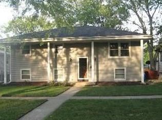 17845 Oakwood Ave, Lansing, IL 60438