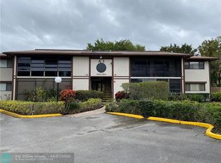 9854 S Belfort Cir, Fort Lauderdale, FL 33321