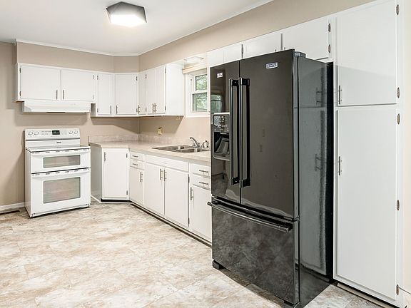 5th image of 1337 Woodbine Way
