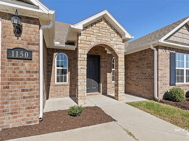 1150 Battery Dr — Photo 2