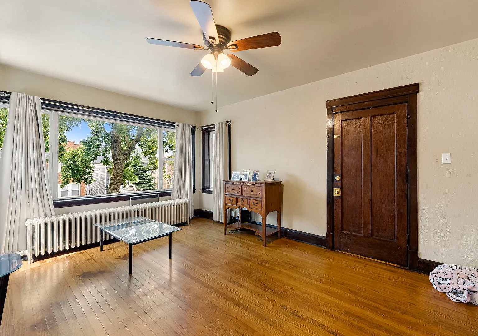 2 bed, 942 sqft, $1,850 — Photo 2