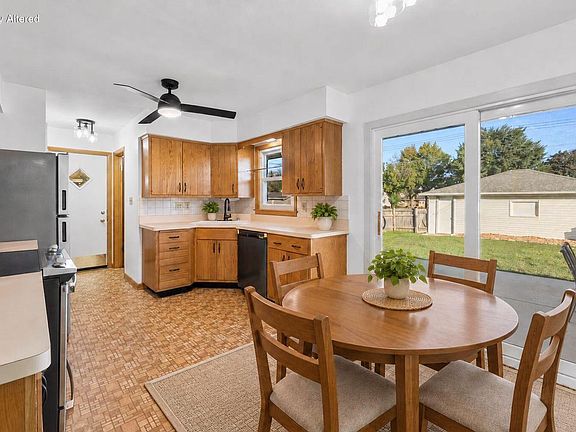 4th image of 7930 W Howard AVENUE