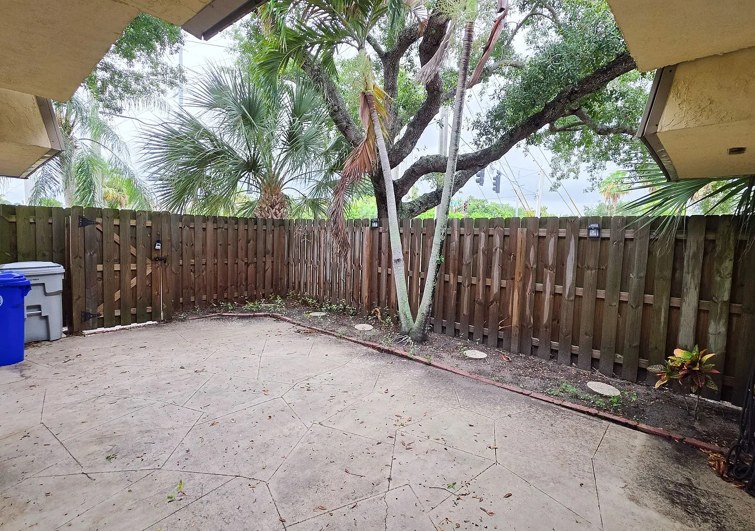 Tropic Villas North 2 bedroom 2 1/2 bath condo — Photo 3