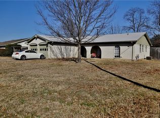 5100 Cummings Dr E, North Richland Hills, TX 76180