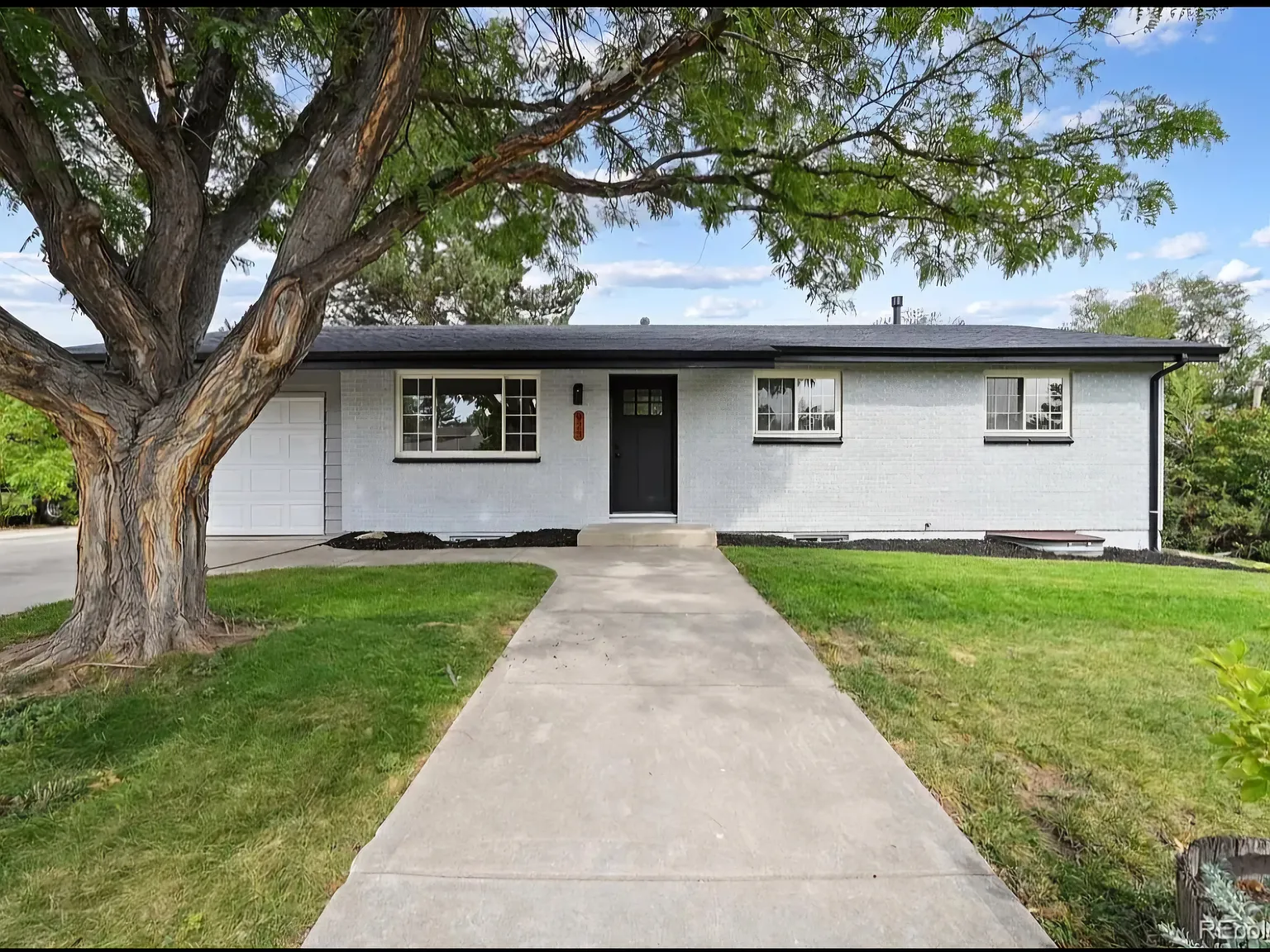 923 W 100th Pl — Photo 1