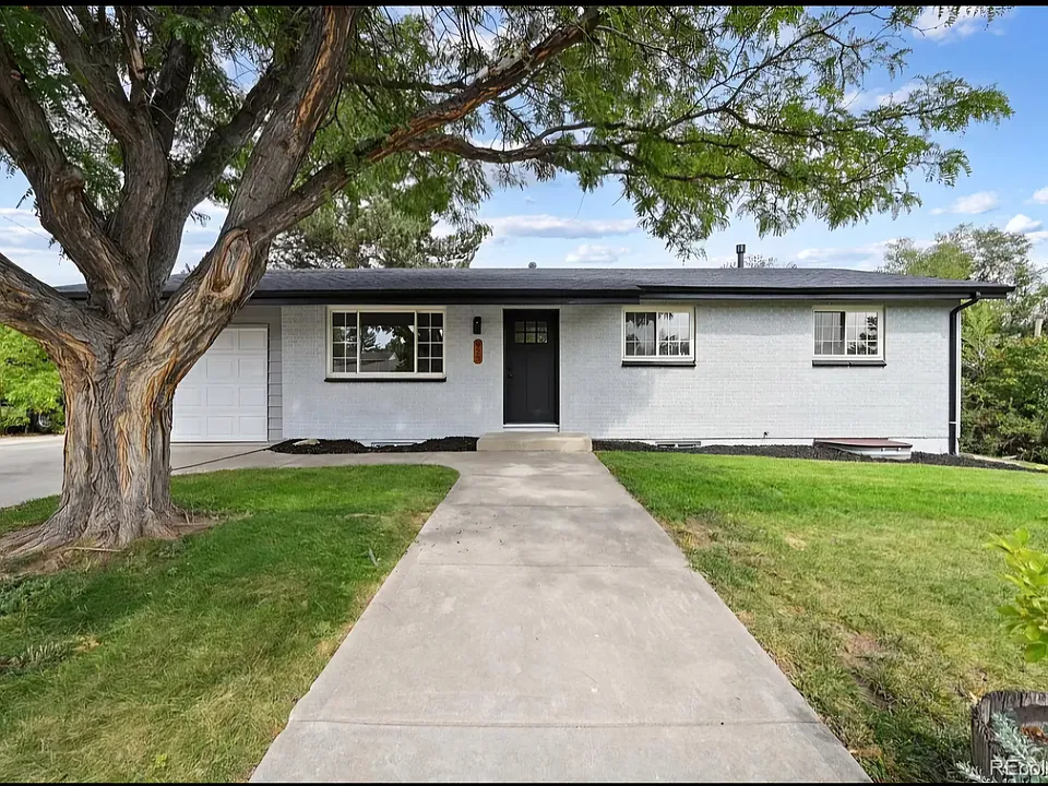 923 W 100th Pl