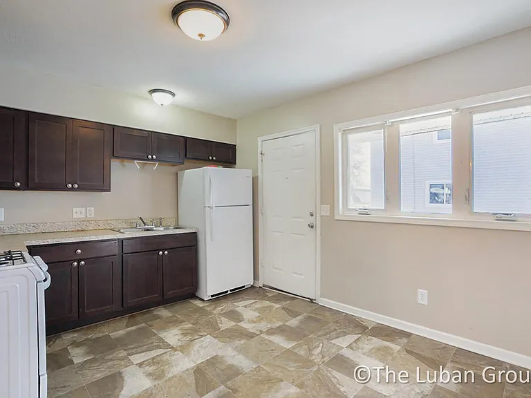 334 Indiana Ave SW #3 — Photo 6
