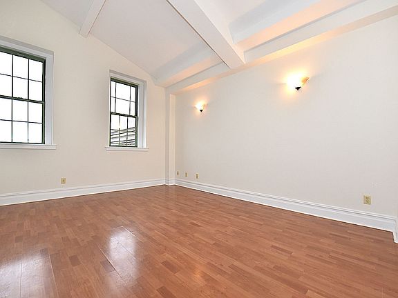5th image of 4502 Ditmars Blvd