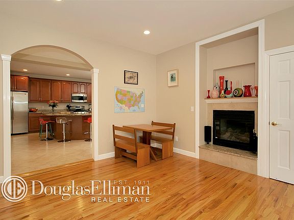 5th image of 150 Parkview Ave