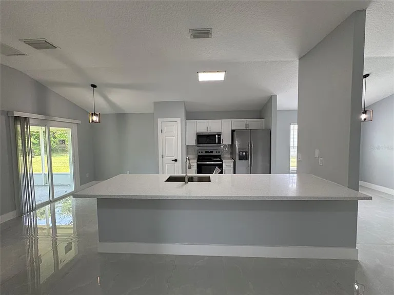 12 Reynolds Pl — Photo 3