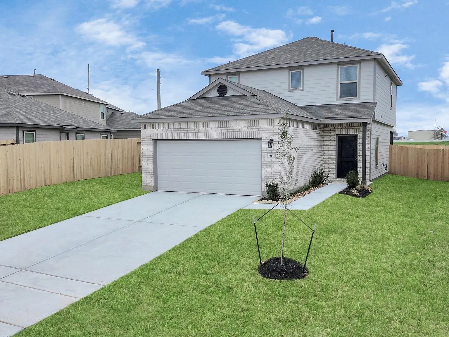 3 bed, 2.5 bath, 1649 sqft, $2,150 — Photo 1