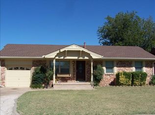 507 SW 3rd St, Moore, OK 73160