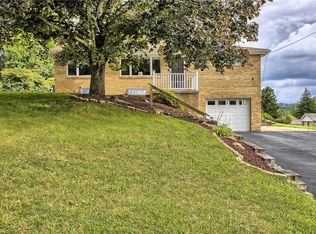54 Observatory St, Manor, PA 15665