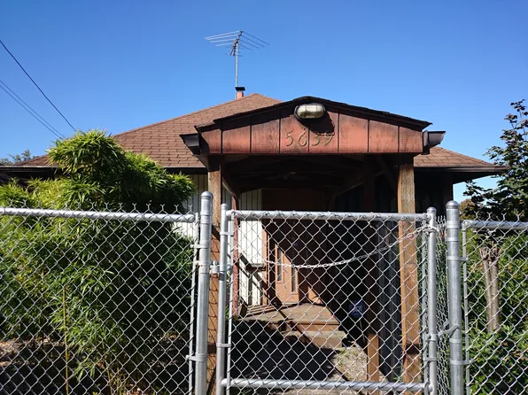 5639 University Way NE, Seattle, WA 98105
