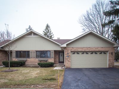 238 Royal Ln, Bloomingdale, IL, 60108