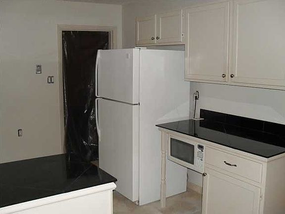 5th image of 1019 Oakland Dr