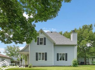717 Franklin St, Wapello, IA 52653