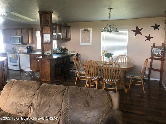 3rd image of 22 Abe Ln