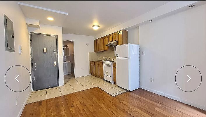 2nd image of 123 Allen St #2