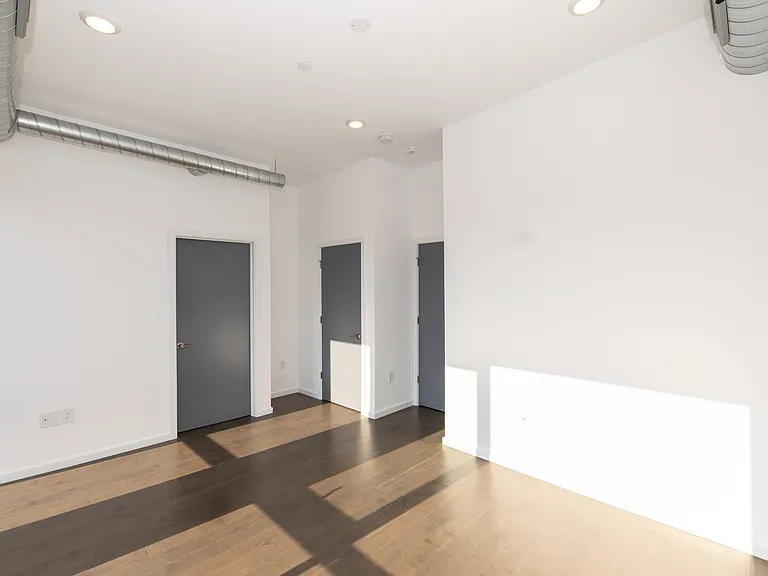 1941 N Marshall St #A7 — Photo 11