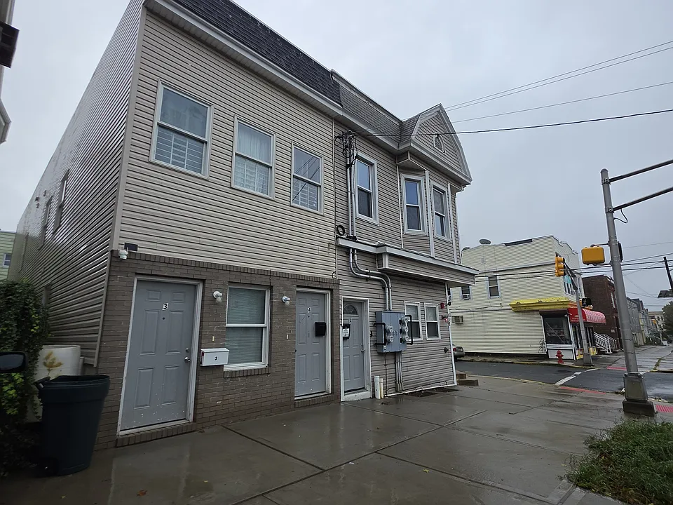 412 Kennedy Blvd #3