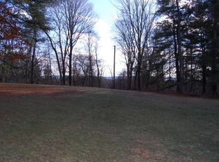 6212 Pinecrest Dr, East Stroudsburg, PA 18301