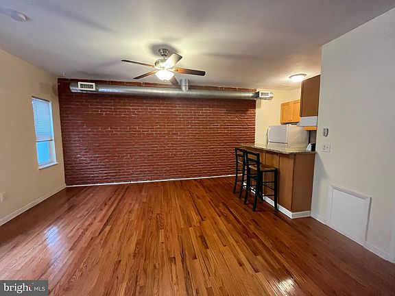 5th image of 758 S Darien St APT 3