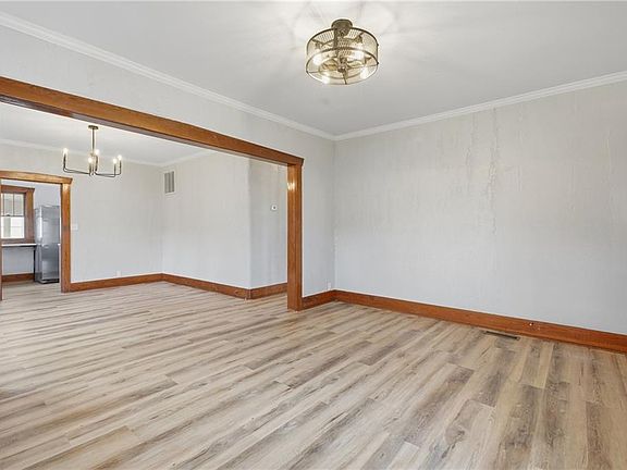 4th image of 421 Parker Ave