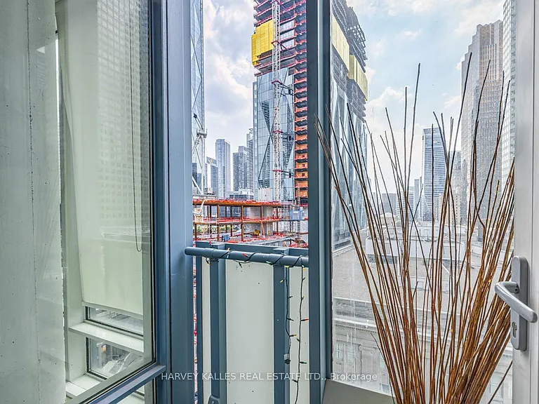 8 The Esplanade #1205 — Photo 26