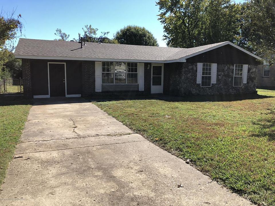 1st image of 3635 Woodland Dr
