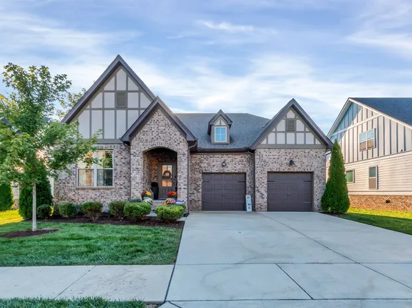 2753 Cloister Ln, Thompsons Station, TN 37179