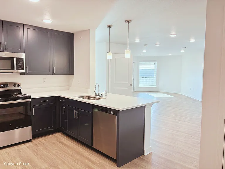 25231 W 100th St — Photo 29
