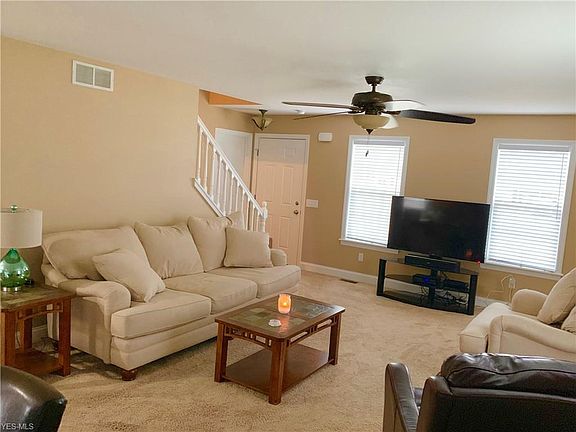 5th image of 4031 Bruce Dr SE