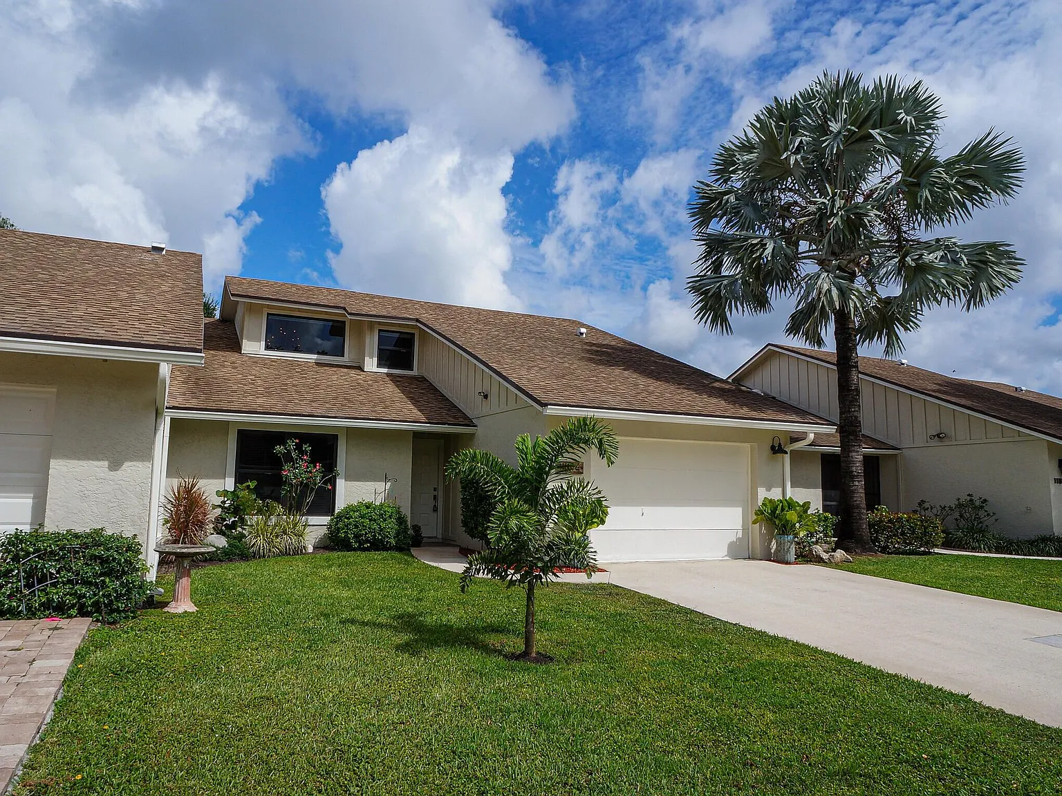 3 bed, 2.5 bath, 1720 sqft, $3,800 — Photo 3